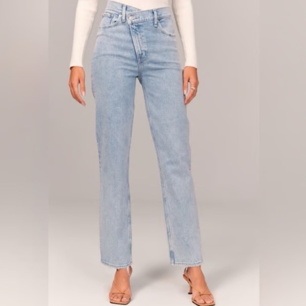 Abercrombie & Fitch 90’s Straight Ultra High Rise Crossover Jeans 25/0